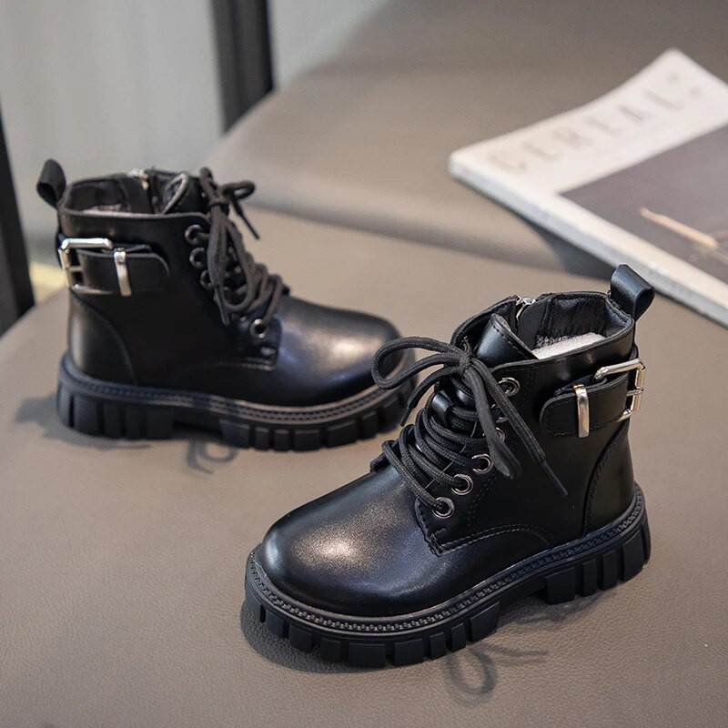 Uued lapsed, mood tüdrukud, lühikesed saapad, pannal, lihtsad libisemiskindlad laste vabaajasaapad Britain Boys must 2023 kevad-sügis PU tõmblukk