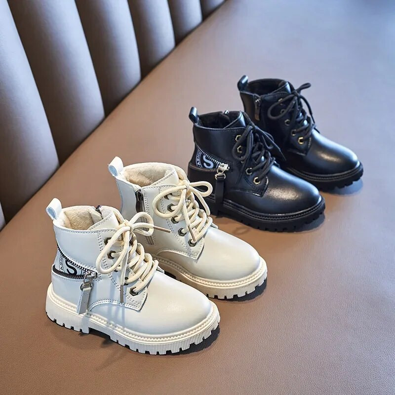 Vaikiški madingi mergaičių trumpi batai Drop Shipping juodi smėlio spalvos PU Vaikiški šaunūs berniukų kulkšnies batai Minkšti kvėpuojantys unisex odiniai batai