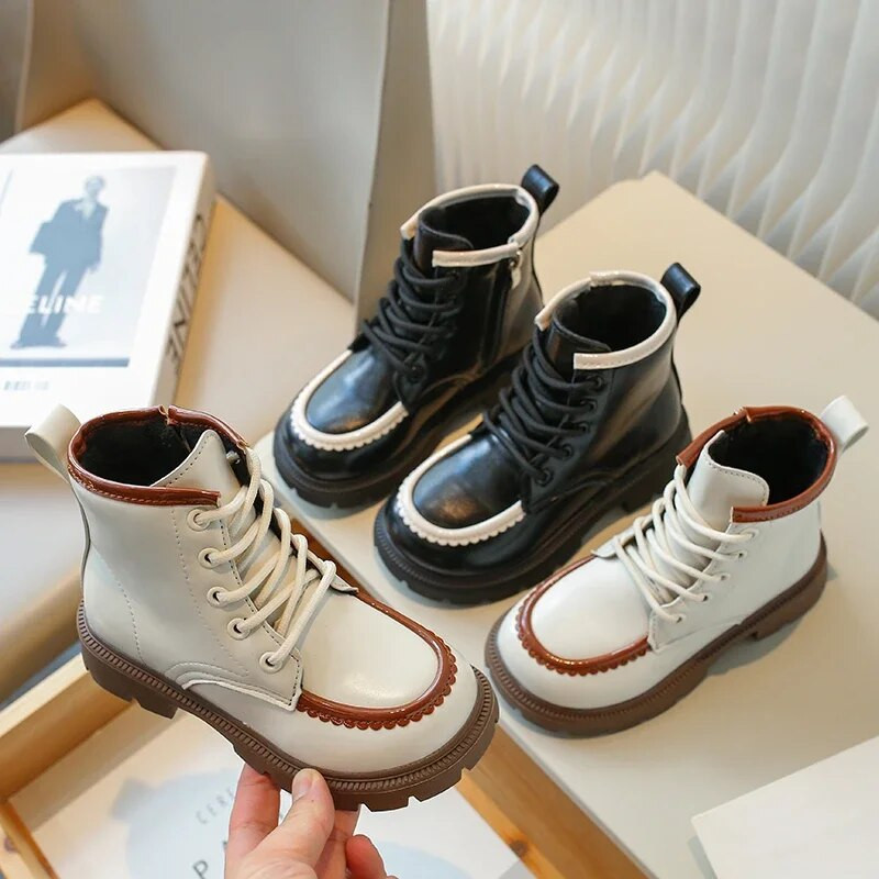2023 Νέες μπότες για κορίτσια Ευέλικτο χρώμα που ταιριάζουν Μαλακό αναπνεύσιμο Απλό, αντιολισθητικό Παιδικό κορεατικό στυλ Δερμάτινες μπότες για αγόρια Causal