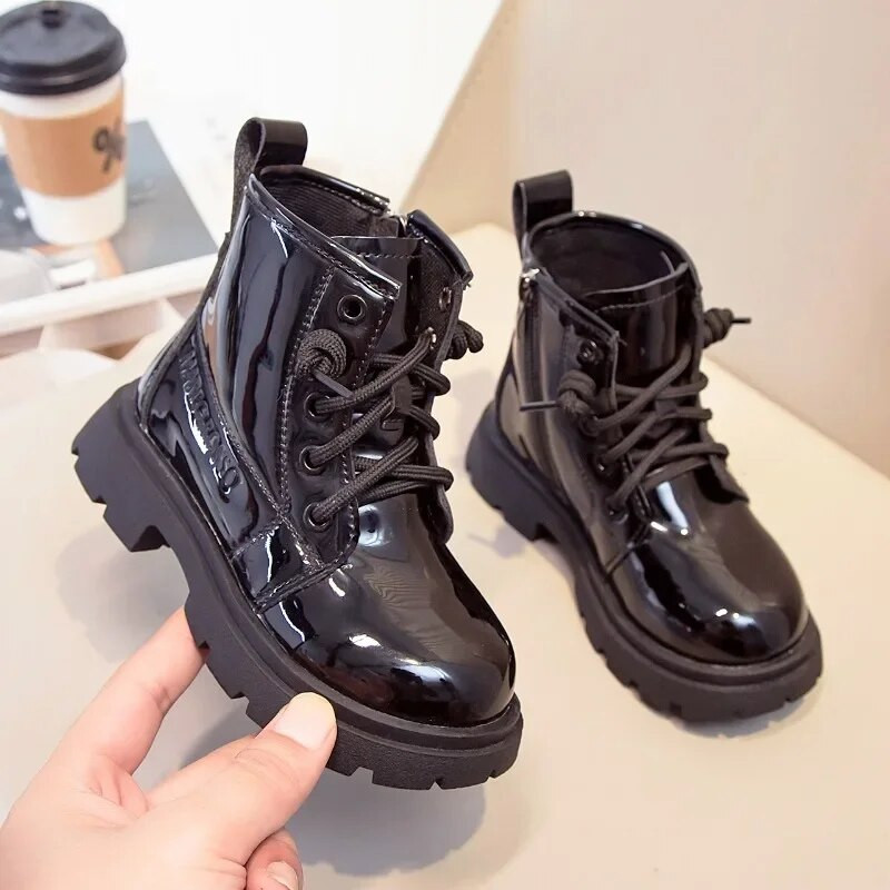 2023. aasta uued mustad tüdrukute saapad Drop Shipping lastele Mood vabaaja nahast saapad PU Lastele, libisemiskindlad poistele, soojad saapad, lihtsad koreapärased