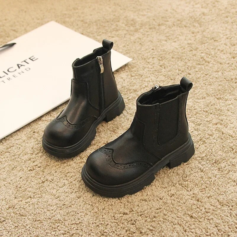 2024 m. Naujo britiško stiliaus vaikiški trumpi batai berniukams, mergaitėms, retro stiliaus siuvinėjimai, neslystantys kulkšnies batai vaikams, madingi, kasdieniai PU odiniai batai