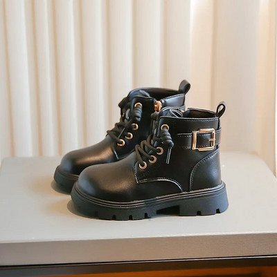 Vaikiški madingi Didžiosios Britanijos stiliaus odiniai batai, pralaidūs orui, paprasti, nauji juodos smėlinės spalvos berniukų batai, vaikiški, batai, skirti mergaitei
