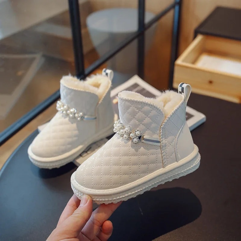 Laste lumesaapad 2024 Uued moodsad pärlprintsessikingad Tüdrukutele armsad ruudulised, vabaaja poolsaapad Laste veekindlad puuvillased kingad