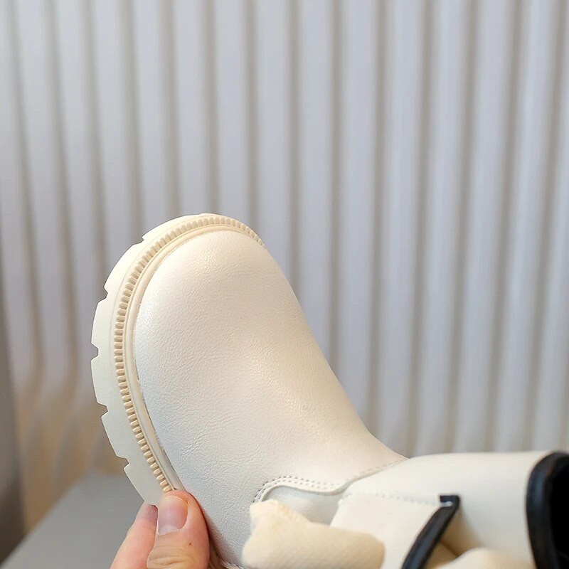 Vaikiški madingi batai 2023 m. Nauji juodi berniukų ir mergaičių batai su aukšta platforma Rudens madingi modeliai Didelio dydžio vaikiški batai