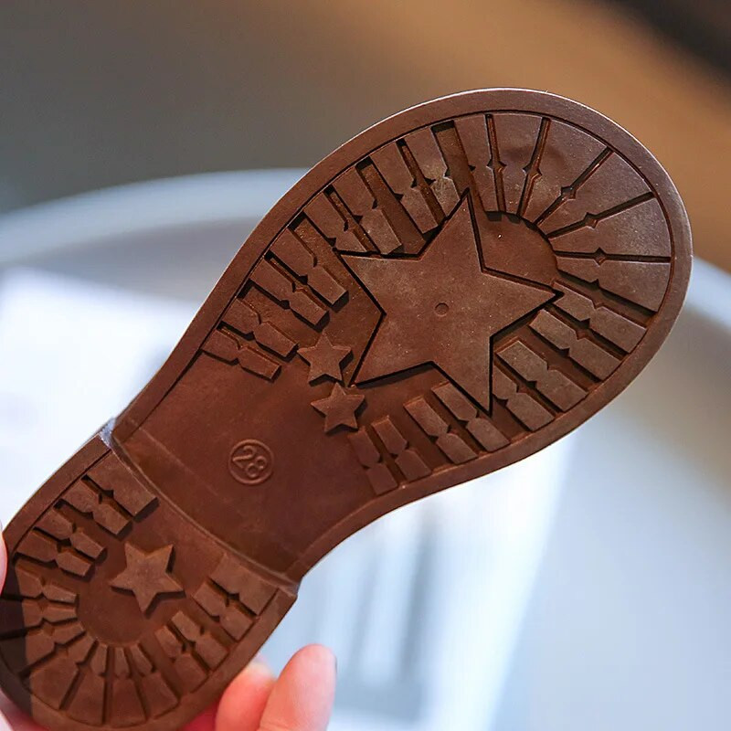 Tüdrukute kõrged saapad 2024 Sügis-talv Uued moodsad saapad Printsessnahast kingad Lastemood poistele Tüdrukutele libisemiskindlad soojad saapad