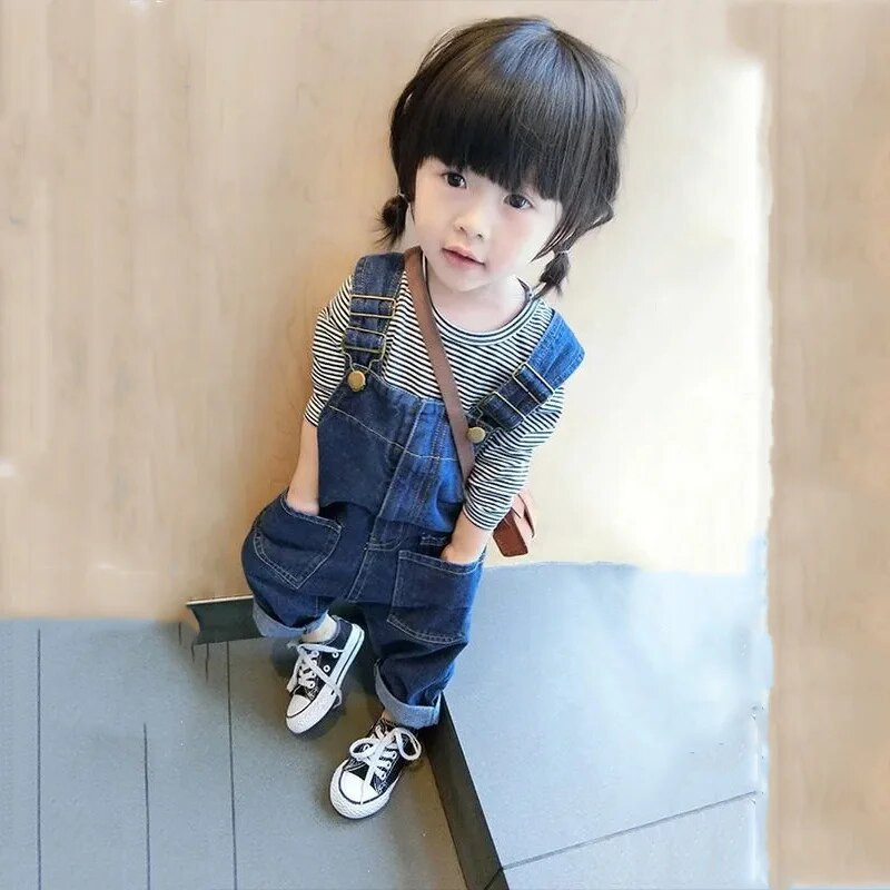 Kombinezonai kūdikiams Kelnės berniukams Mergaičių kelnės 1-3,5 metų vaikiškos vientisos kelnaitės Laisvos versijos mergaičių džinsiniai kombinezonai