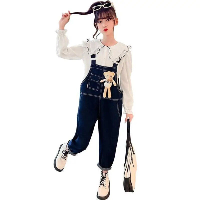 2023. aasta uus kevadsügis, laste kombinesoon teksad, teksapüksid, rinnatüki ja karu taskud.