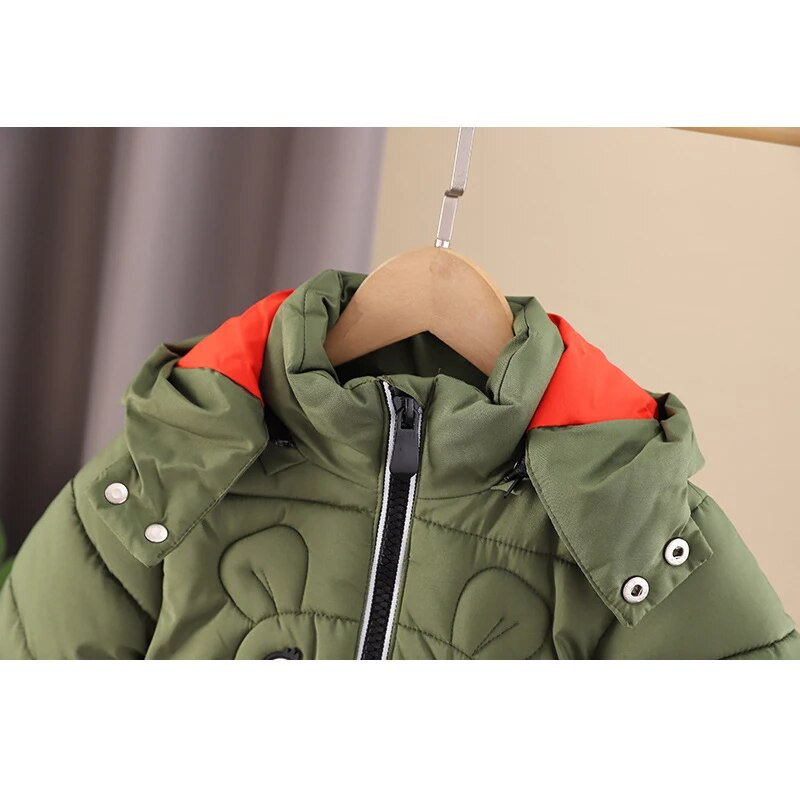 Nova zimska jakna za dječake 2023., srednje dužine, zadebljana crtana šara, koja održava toplinu, snježno odijelo s kapuljačom za 2-5 godina, dječja gornja odjeća