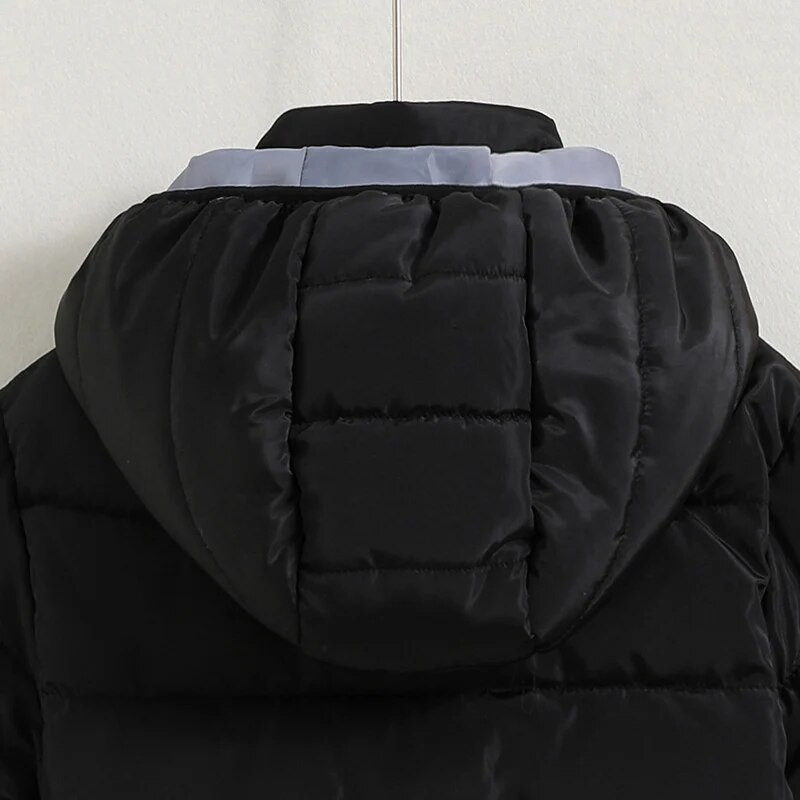 Nauja žieminė striukė berniukui nuo 8 iki 12 metų Juoda ilgomis rankovėmis skrybėlė Nuimama paminkštinta striukė berniukui Paprasto stiliaus vienspalvė striukė