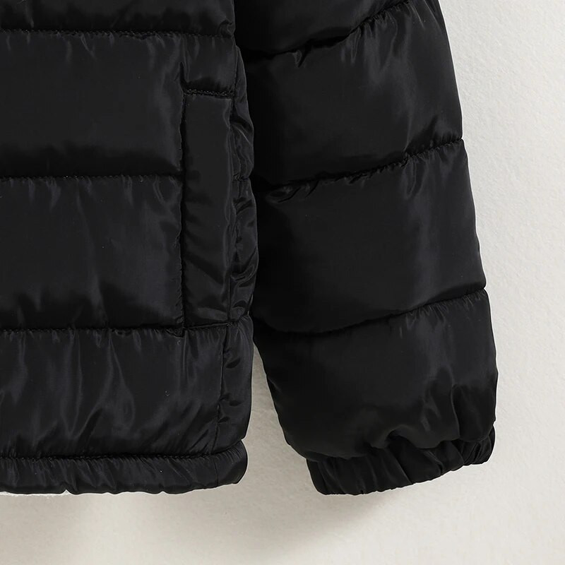 Nauja žieminė striukė berniukui nuo 8 iki 12 metų Juoda ilgomis rankovėmis skrybėlė Nuimama paminkštinta striukė berniukui Paprasto stiliaus vienspalvė striukė