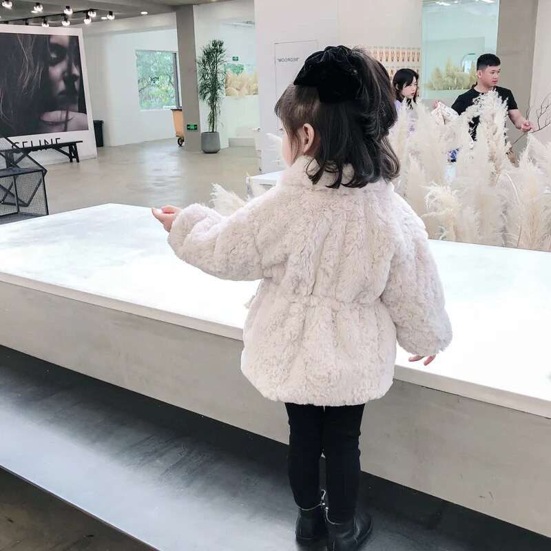 2023 m. Naujos rudens žiemos storos striukės mergaitėms viršutiniai drabužiai minkšti pliušiniai su medvilniniu kailiu kūdikių paltai Vaikiški paltai Apranga CH206