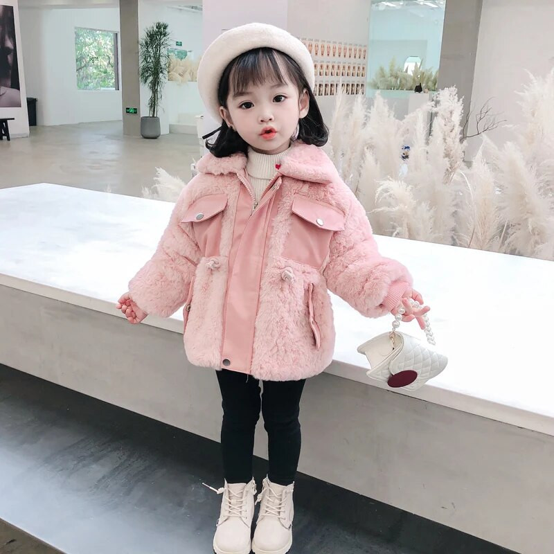 2023 m. Naujos rudens žiemos storos striukės mergaitėms viršutiniai drabužiai minkšti pliušiniai su medvilniniu kailiu kūdikių paltai Vaikiški paltai Apranga CH206
