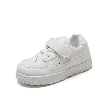Детски малки бели обувки 2023 Пролет и есен Нови спортни обувки за момчета и момичета Ежедневни бордови обувки Кожени меки подметки Бебешки
