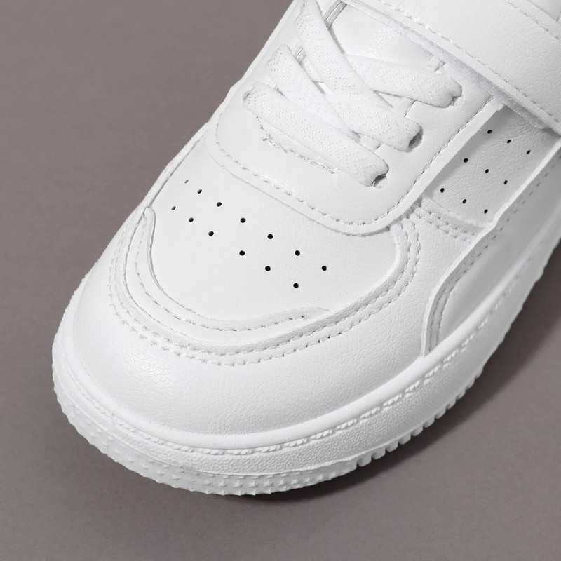 Laste väikesed valged kingad 2023 kevad ja sügis uued poiste ja tüdrukute spordijalatsid vabaaja lauajalatsid Nahast pehme tallaga Baby