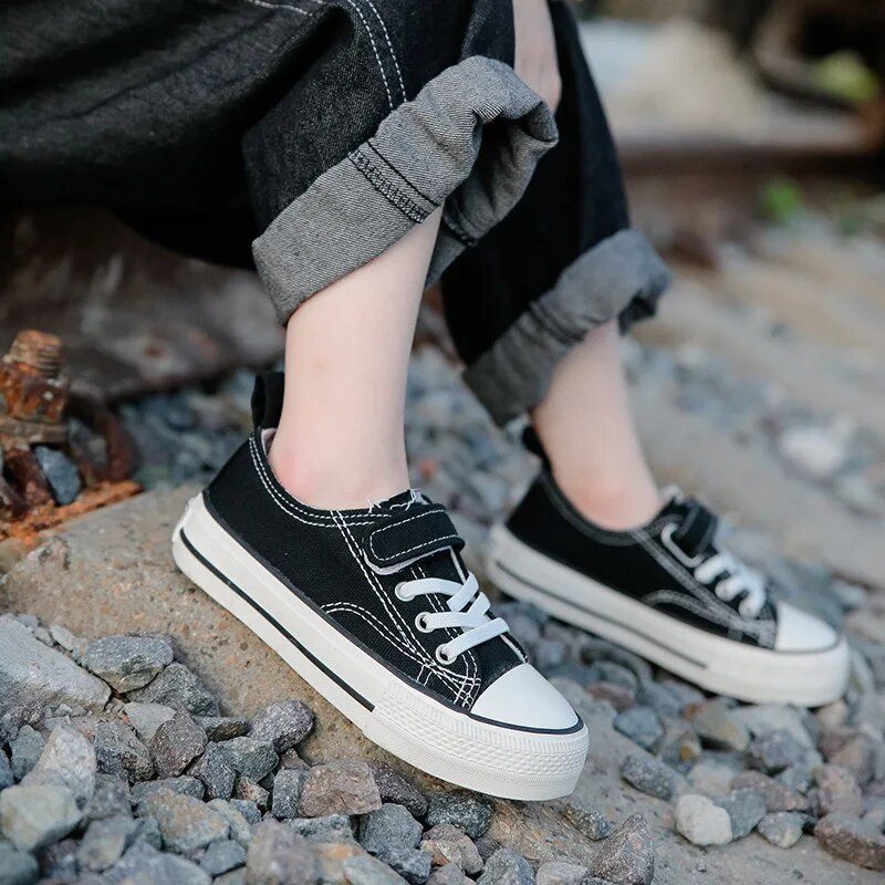 Παιδικά παπούτσια καμβά 2023 Νέα χαμηλά κορυφαία παιδικά παπούτσια τένις για αγόρια Λευκά παπούτσια μόδας Casual αθλητικά παπούτσια για κορίτσια Παπούτσια για τρέξιμο Μέγεθος 25-37