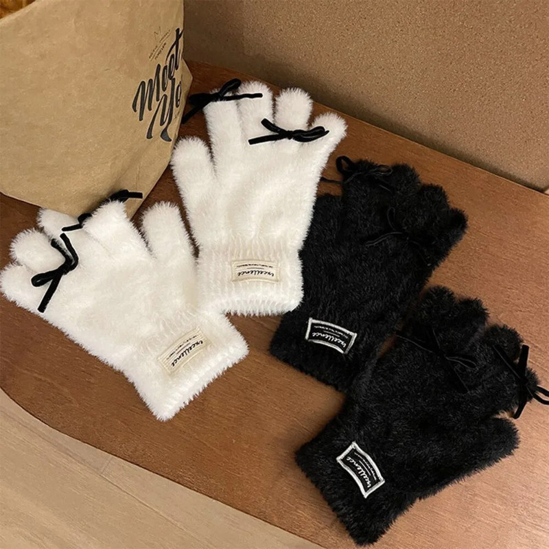 Pehmest naaritsafliisist talvekindad naistele tüdrukutele armas kaar Täisvalge soe plüüs kootud täissõrmega kinnas ekraanipuudutusega randmekindad