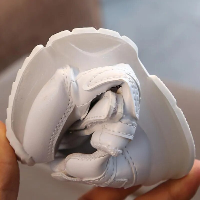 Vaikiški sportiniai bateliai pavasariniai šviečiantys madingi kvėpuojantys vaikiški batai tinkleliui mergaičių LED sportbačiai su lengvais bėgimo bateliais Zapatillas