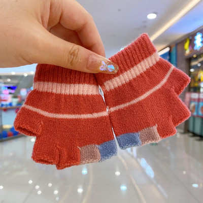 Bebeluși, drăguțe, tricotate, dulci, mănuși cu flori în carouri de pluș, băieți, copii, mănuși minunate, moale, calde, pentru copii