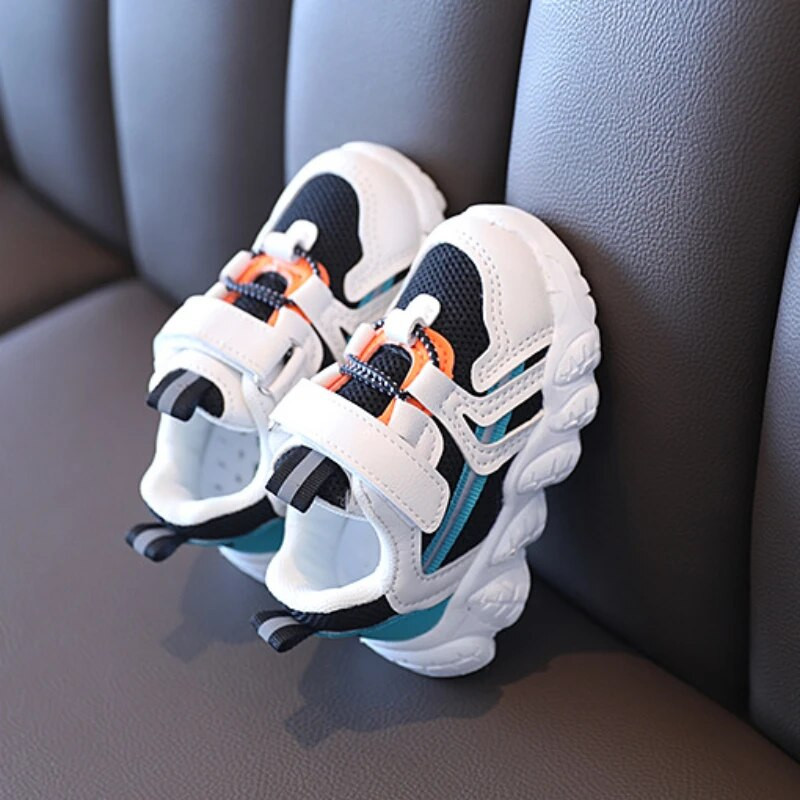 Παιδικά αθλητικά παπούτσια 2024 Spring New Leisure Board Shoes Baby Breathable Mesh Παπούτσια για αγόρια με μαλακή σόλα, αντιολισθητικά παιδικά παπούτσια