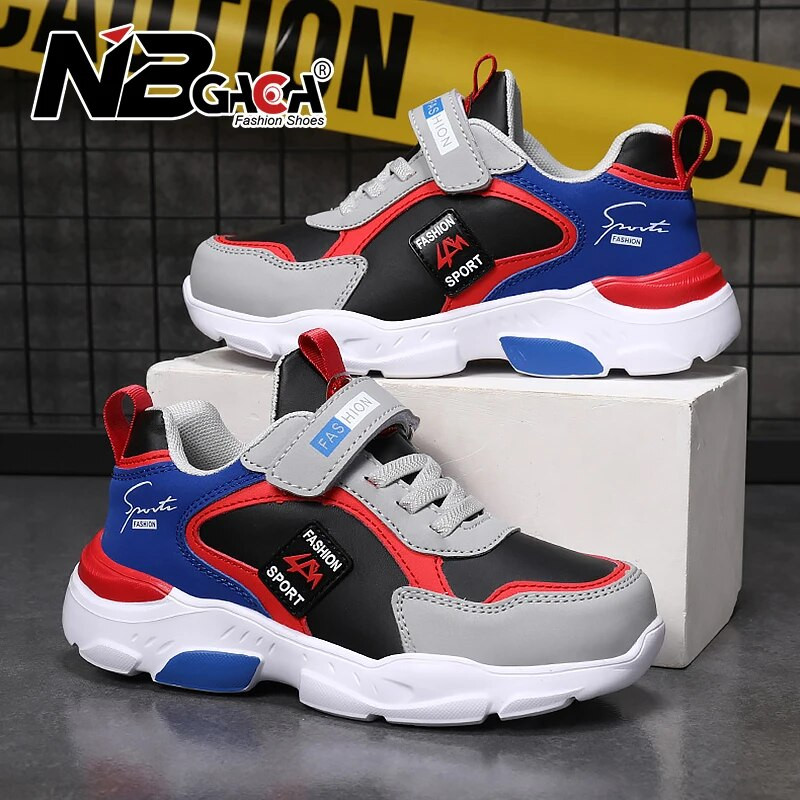 Suvised lastemood, spordialad, poiste jooksmine ja vaba aeg hingavad välisjalatsid Kerged tossud jalatsid