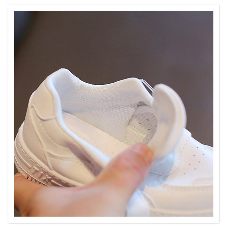 Laste väikesed valged kingad 2023, kevad ja sügis, uued poiste ja tüdrukute spordijalatsid vabaaja jalanõud, nahast ülaosa, pehme tald B