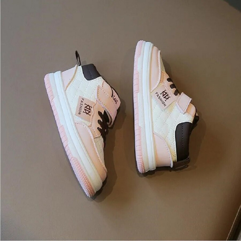 Laste spordijalatsid 2023. aasta sügis/talv poiste vabaajajalatsid Kõrge ülaosaga tüdrukute lauajalatsid Pehme tallaga väikelaste kingad, must roosa