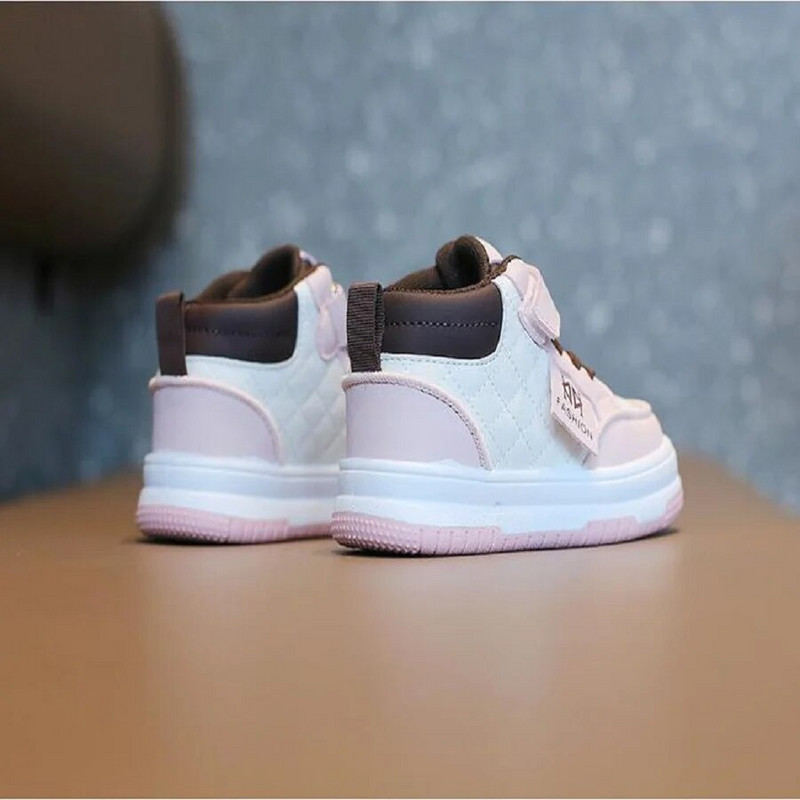 Laste spordijalatsid 2023. aasta sügis/talv poiste vabaajajalatsid Kõrge ülaosaga tüdrukute lauajalatsid Pehme tallaga väikelaste kingad, must roosa