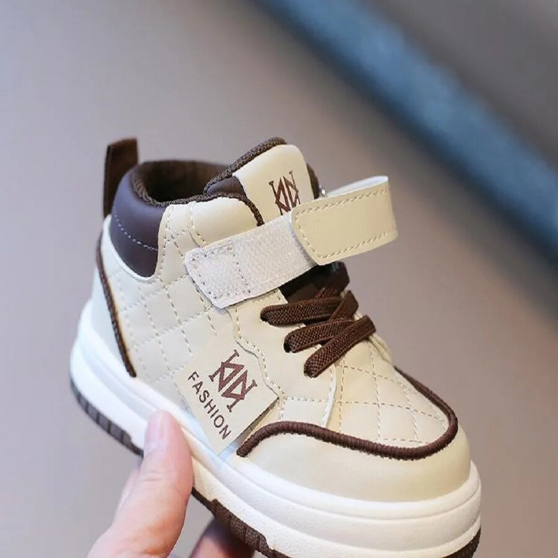 Laste spordijalatsid 2023. aasta sügis/talv poiste vabaajajalatsid Kõrge ülaosaga tüdrukute lauajalatsid Pehme tallaga väikelaste kingad, must roosa