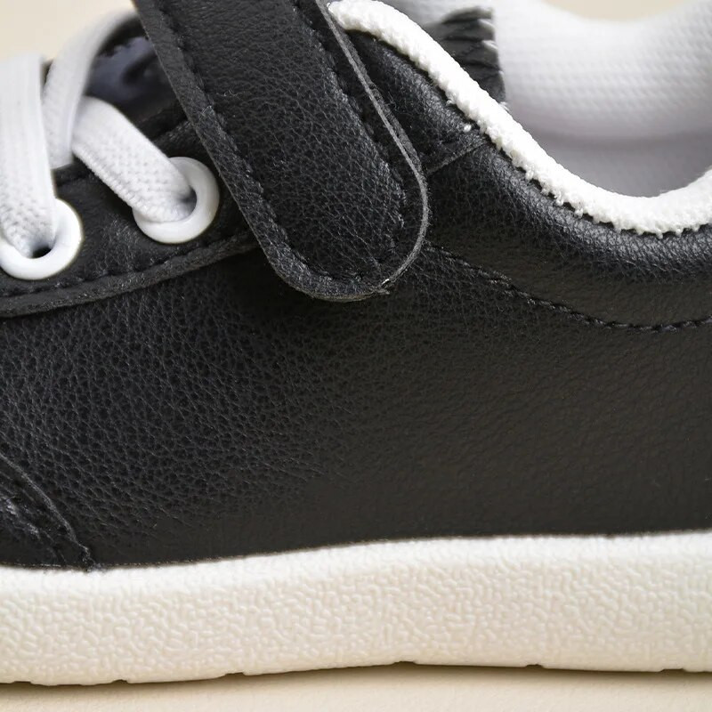 Vaikiški laisvalaikio batai Vaikiški minkšta odiniai batai mergaitėms mokykliniai juodi balti sportbačiai minkštas padas, patogūs berniukų batai mažiems vaikams.