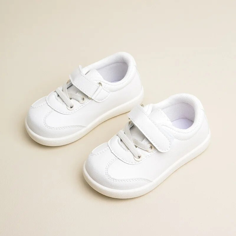 Vaikiški laisvalaikio batai Vaikiški minkšta odiniai batai mergaitėms mokykliniai juodi balti sportbačiai minkštas padas, patogūs berniukų batai mažiems vaikams.
