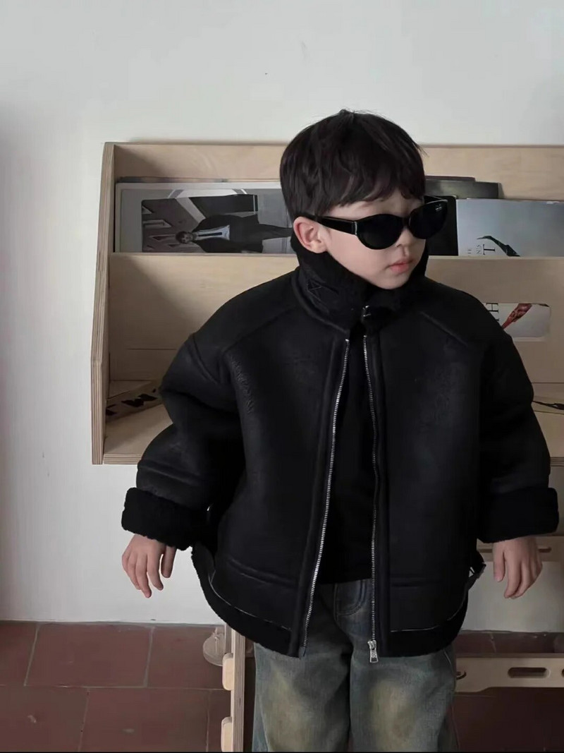 Μπουφάν μοτοσικλέτας 2023 Χειμώνας για αγόρια και κορίτσια με όρθια όρθια λαιμόκοψη με παχύρρευστο παλτό από αρνί αρνί για παιδιά