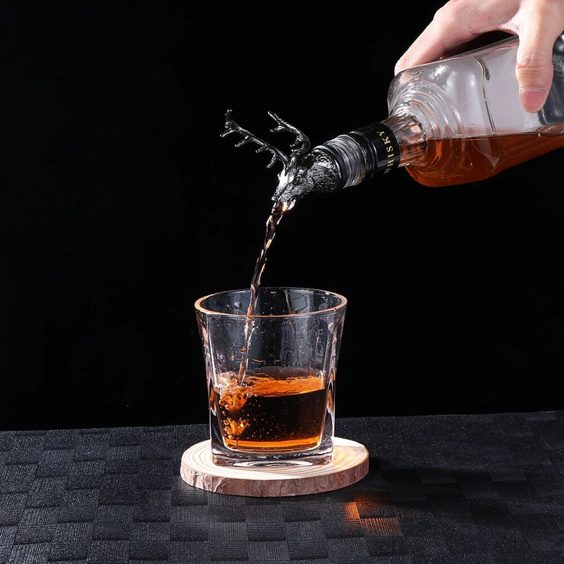 Vyno pylimo butelių kamščiai Elnio briedžio liūto jaučio galvutės pylimo dozatorius aliejaus šampano butelio medinis kamštis Laikykite vyno aeratorius Baro įrankiai