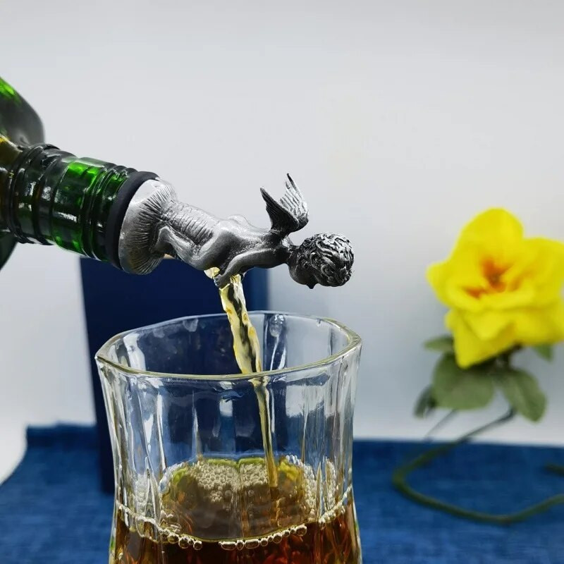 New Urine Boy Wine Pourer Bottle Stoppers Champagne Liquor Pourers Bar Accessories Bartender Tool Wine Accessories