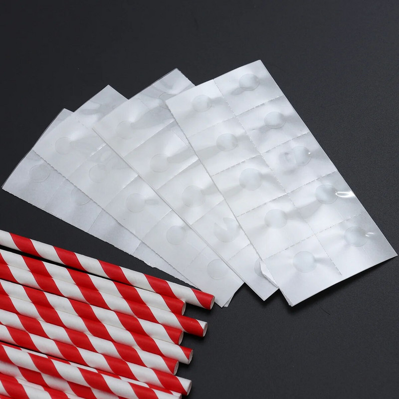 50 vnt. ir popierinių šiaudelių Dekoratyvinių kokteilių šiaudelių, skirtų išleistuvių vakarėliui dekoruoti