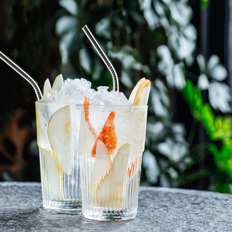 Daugkartinio naudojimo metaliniai gėrimo šiaudeliai 304 nerūdijančio plieno šiaudeliai, tvirti sulenkti tiesūs boba šiaudeliai su valymo šepečio juostele vakarėlio priedu