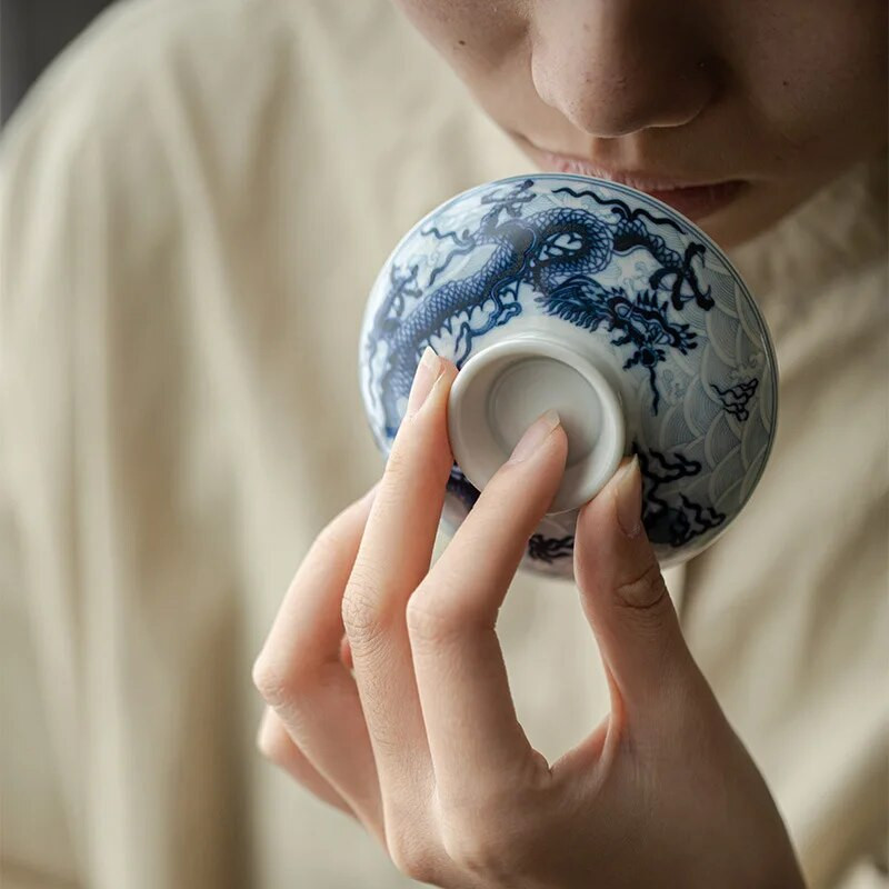 Ρετρό Αντίκα Μπλε και Λευκό Underglaze Χρώμα Dragon Gaiwan Κινέζικο μπολ παρασκευής τσαγιού Kungfu Bowl οικιακής χρήσης