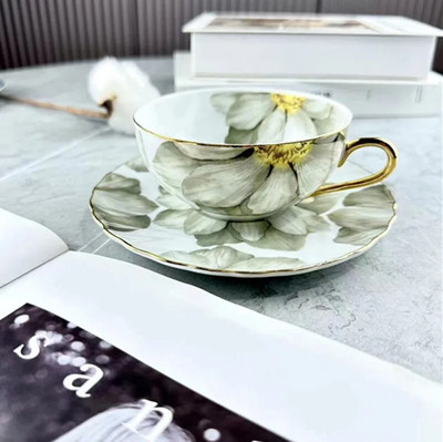 Aukštos klasės keraminis kavos puodelis ir lėkštės rinkinys su didelės talpos rožių arbatos puodeliu, puikiai tinka anglų ir prancūzų restoranams