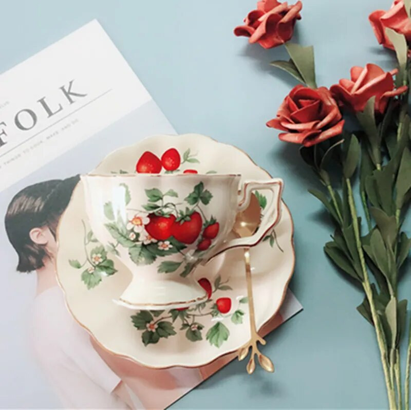 Europski vintage set šalica za kavu Keramička engleska šalica sa zlatnim rubom Francuski restoran Bar Žlica Šalica i tanjurić Šalica za čaj Kuhinjsko posuđe