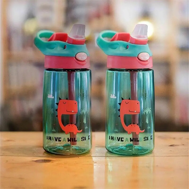 1 vnt. žalias 480 ml nešiojamasis vandens butelis vaikams Vaikų vandens buteliai Kūrybiški animaciniai kūdikių puodeliai su šiaudeliais, nepralaidūs