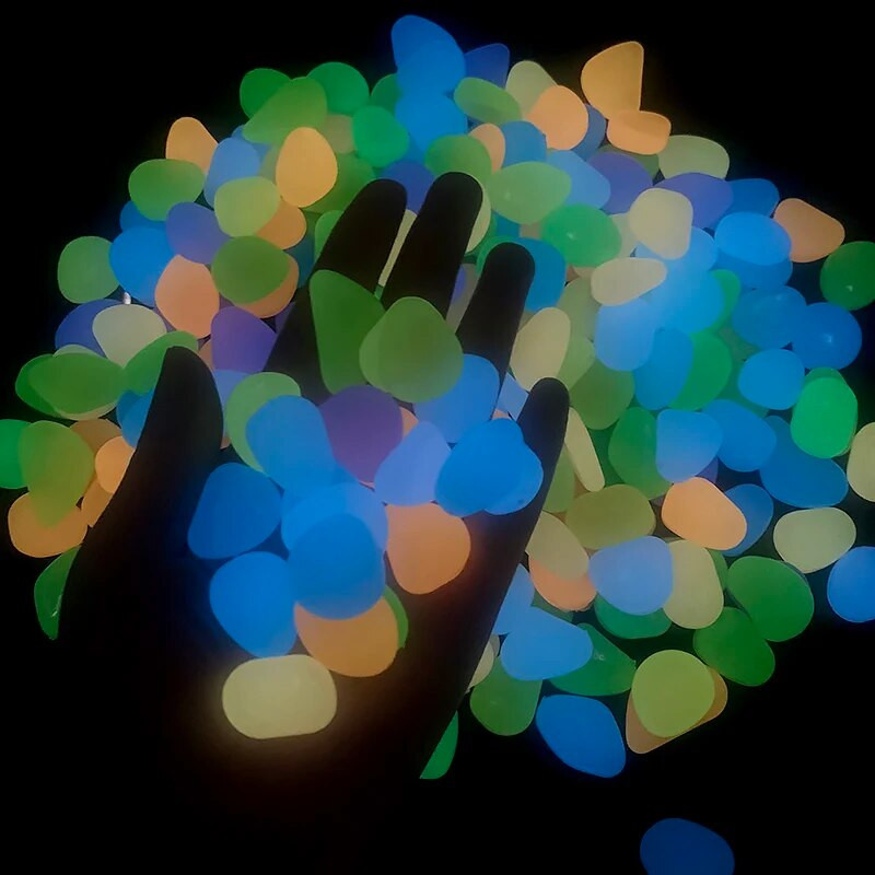 25/50 τμχ Διακοσμητικά κήπου Φωτεινές πέτρες Φθορίζοντα βότσαλα λάμπουν στους σκοτεινούς βράχους για υπαίθριο ενυδρείο στο σπίτι Διακόσμηση δεξαμενής ψαριών