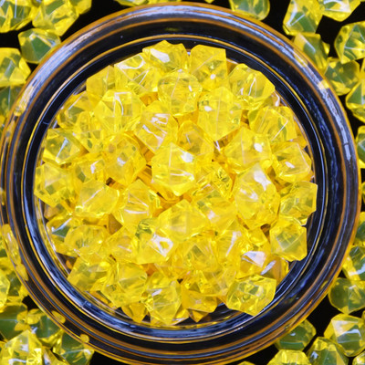 100 komada svečanih potrepština Simulacija ledenih kolača Dekoracije Lažne kocke Akrilne plastike Kristalni kameni rekviziti Blagdansko rođendansko dotjerivanje