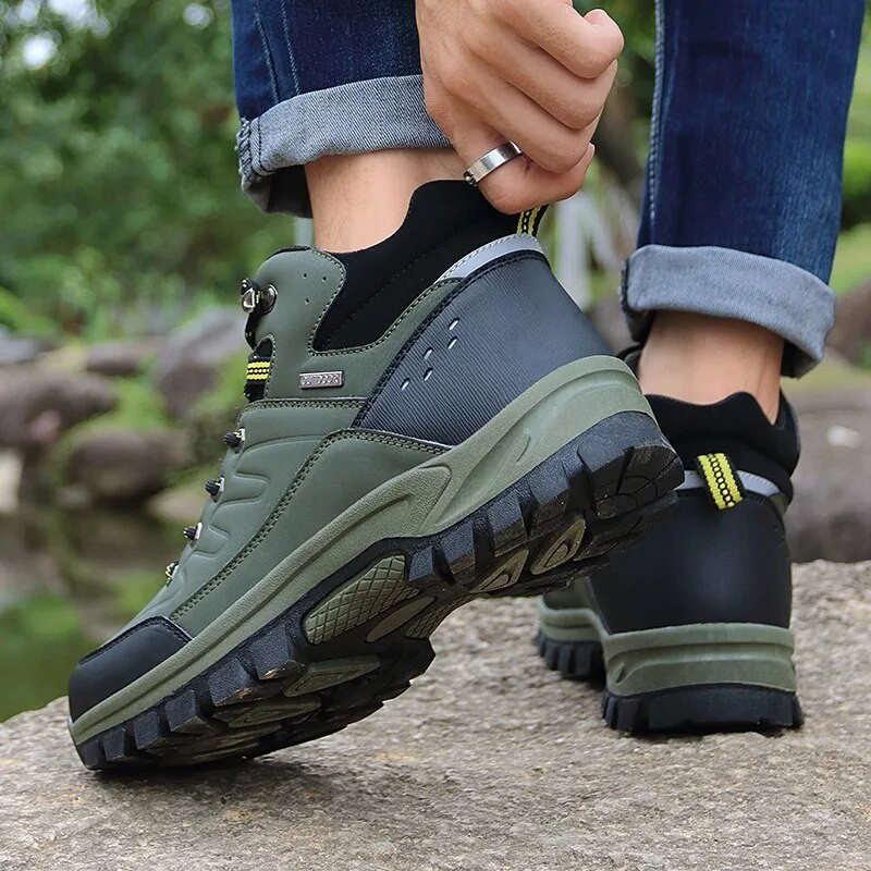 Vandeniui atsparūs kariški vyriški taktiniai batai žiemai, šilti pliušiniai lauke neslystantys žygio vyriški vaikščiojimo batai ant kulkšnies 47 dydžio sportbačiai vyrams