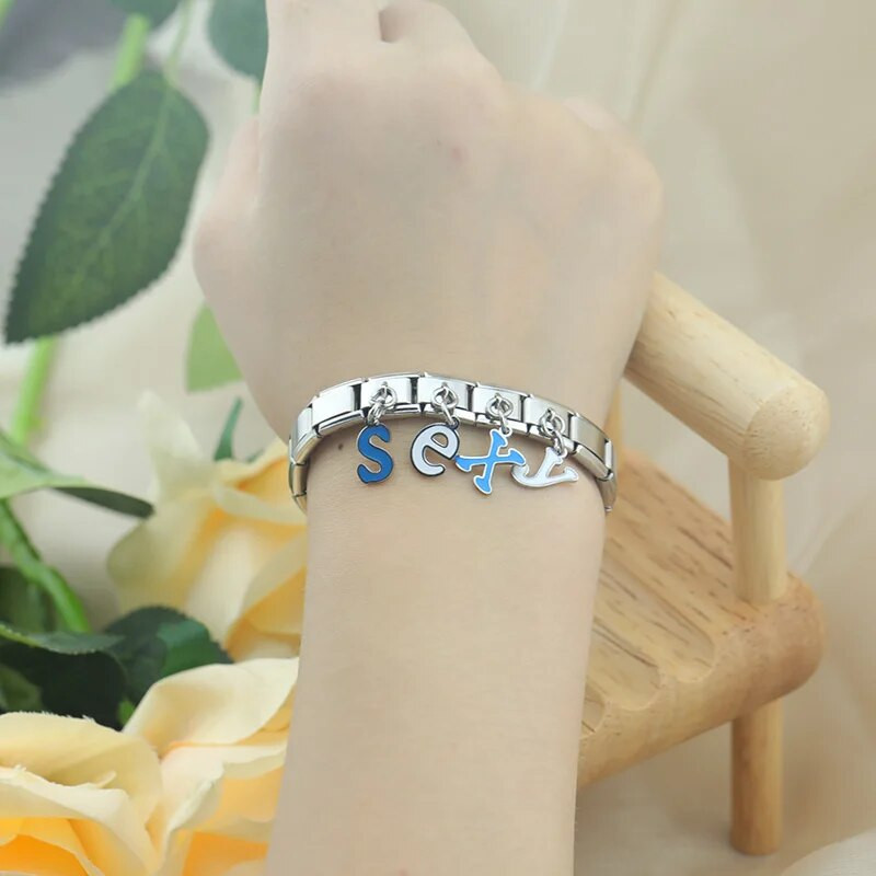 Hapiship 2024 Moterų Merginų Spalva Anglų AZ 26 Raidės Charm Itališkos Nuorodos Tinka 9mm Apyrankė Nerūdijančio plieno gamyba Papuošalai DJ865