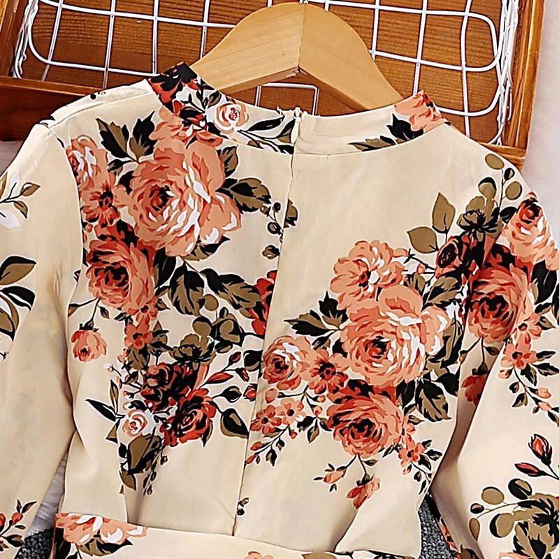 Suknelė mergaitėms 8-12 metų vaikiška smėlio spalvos ilgomis rankovėmis klostuota suknelė Stilinga mergaičių atostoginiai, šventiniai drabužiai, vaikiški drabužiai, suknelė