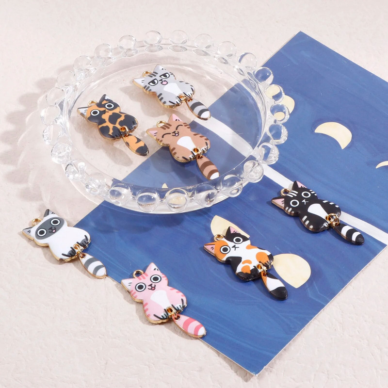 10 vnt Mielų animacinių filmų kačių emalio gyvūnų pakabukai įvairiaspalviai aukso spalvos metaliniai pakabukai „pasidaryk pats“ auskarai, karoliai, papuošalai 3,9 cm x 1,6 cm