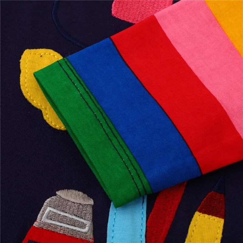 Šokinėjantys metrai 2-7T karštai parduodamos vaikiškos mokyklinės suknelės su kišenėmis, rašiklis, siuvinėjimas ilgomis rankovėmis, rudeninė vaikiška preppy stiliaus suknelė