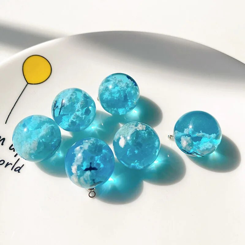 10 tk šikk läbipaistev akrüülvaigust ümmargune palliripats sinine taevas pilve linnukotkas amulett ehete valmistamiseks kaelakee tarvikud