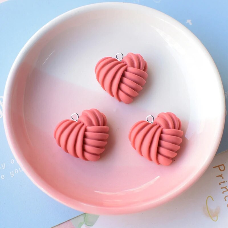 10 τμχ Πολύχρωμη ρίγα Γλυκιά Καρδιές Γούρια Ρητίνης Γούρι για Κατασκευή Κοσμημάτων Κολιέ Βραχιόλια Σκουλαρίκια Αξεσουάρ C1170