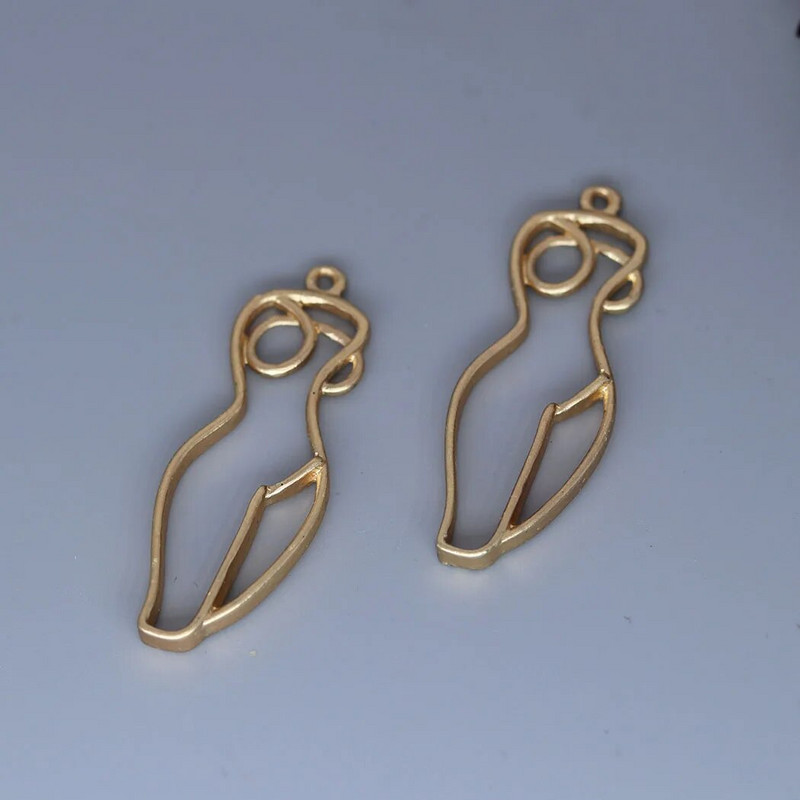 5 tk/partii alasti naiste keha kaelakee võlusid mood naiste lihtne alasti naine feministlik võluripats käsitsi valmistatud ehted