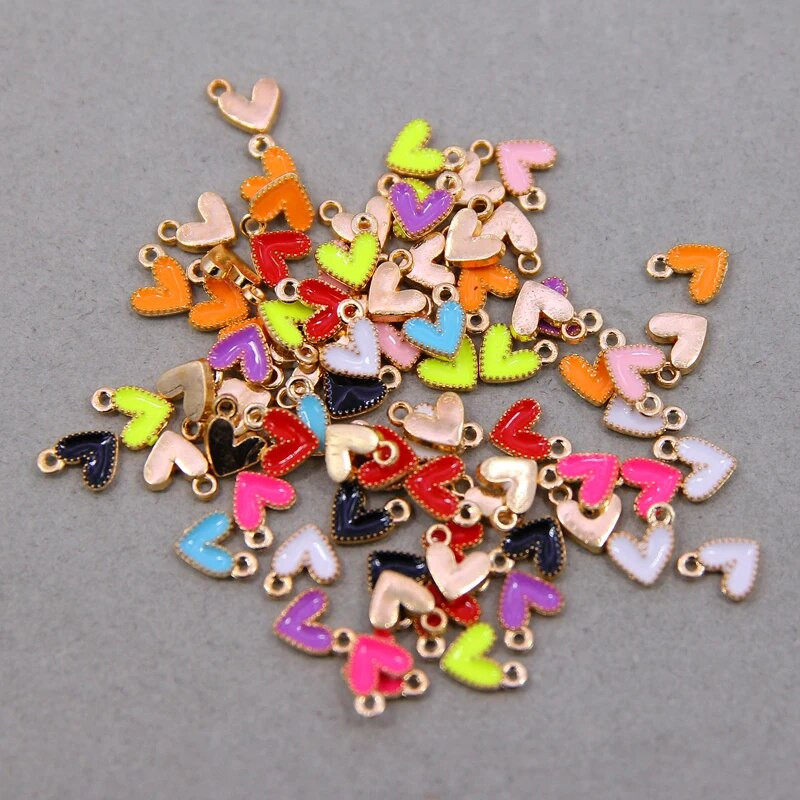 10 vnt Daili maža spalvinga širdies formos emalio žavesio visų spalvų mažytė širdelės žavesio pakabukas papuošalų karolių auskarų gamybai